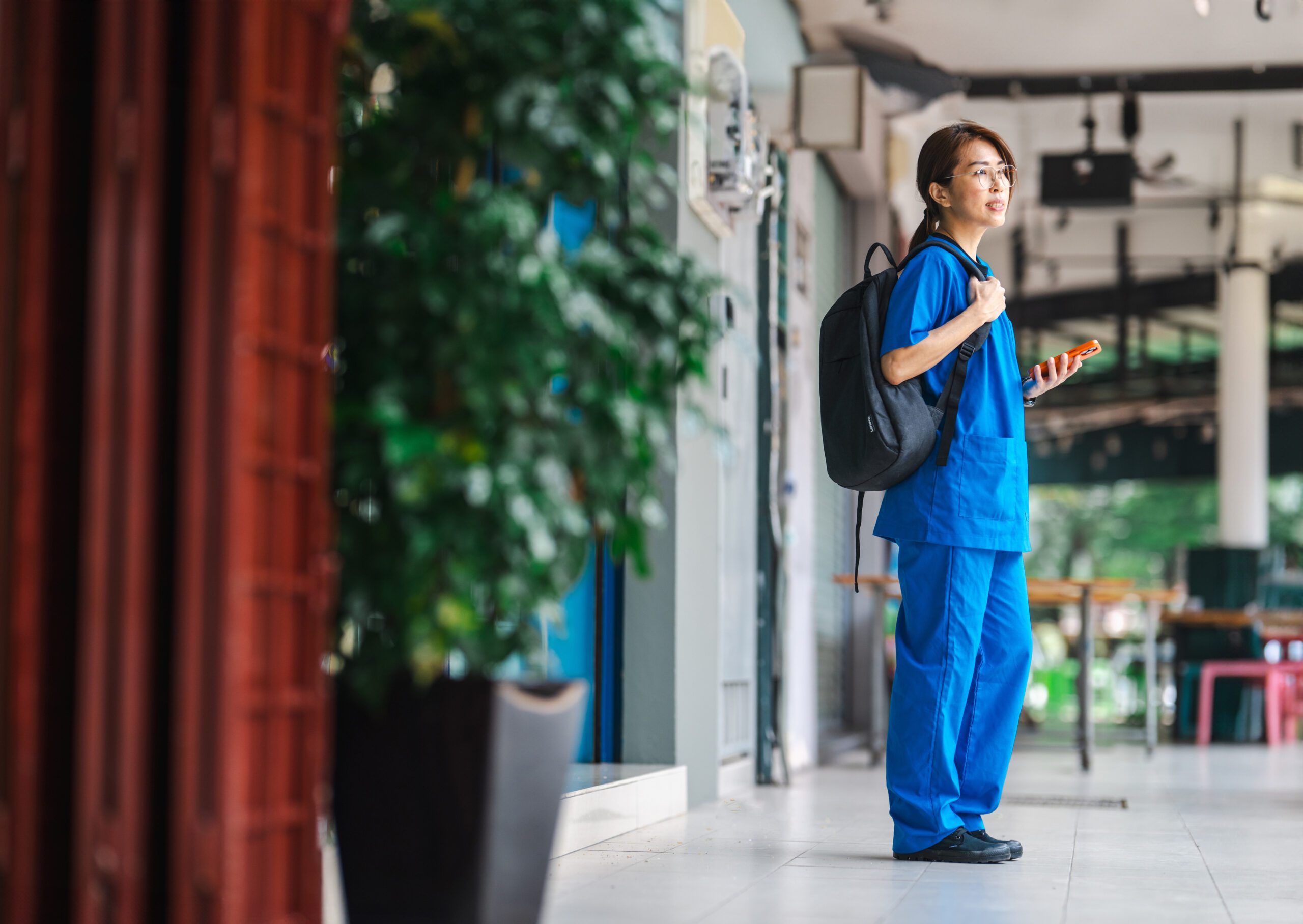 Here’s what it’s like working the night shift, plus some tips to get you through it in this night shift nurse essentials guide.